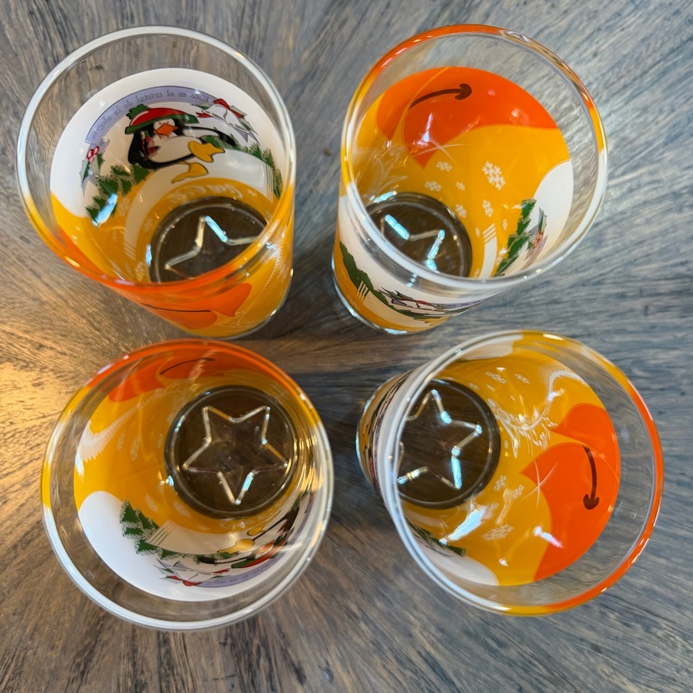 Coca-Cola‎ Holiday Penguin Glasses Set of 4 w/ Star Bottom CRISA - Vintage - Picture 6 of 14